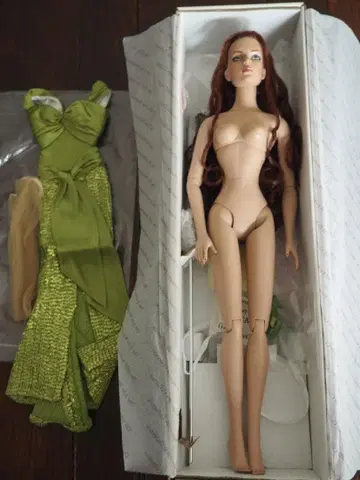 Tonner Sydney Beyond Envy 토너 시드니 MIB