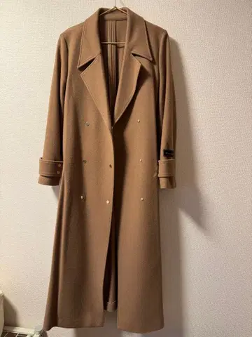 AMERI 베이지 롱 코트