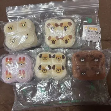 동물 뜯어먹는 빵 봉제 인형 참