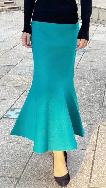 JENNE 입체 머메이드 니트 스커트 S 하자품