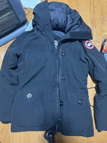 다운 자켓 후드 부착 블랙 xs 사이즈 RRR님 예약품