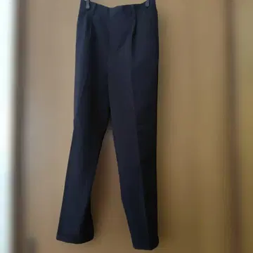 블랙 허리밴딩 테이퍼드 슬랙스