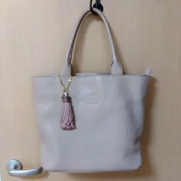 가죽 토트백 Atlanta 숄더 가능 efffy 태슬 포함