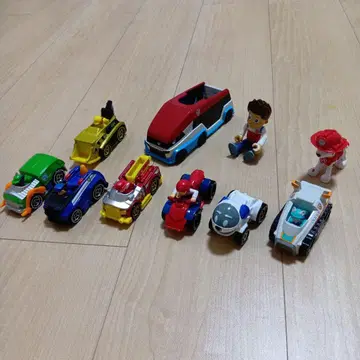 파우 패트롤 미니카 세트 8개 인형 2개