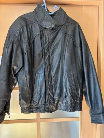 블랙 가죽 숏 기장 자켓