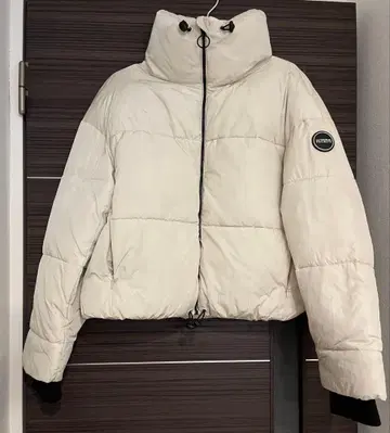 ZARA 아이보리 다운 자켓 M 사이즈
