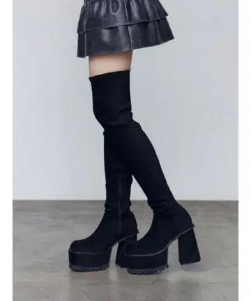 EMODA 블랙 스퀘어 핏 롱 부츠 M