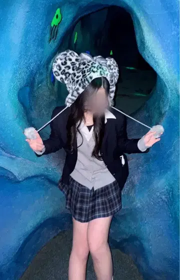 레오파드 무늬 팬 캡 그레이