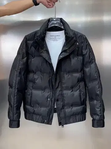 블랙 다운 자켓