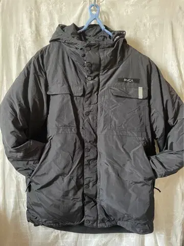 RVCA 블랙 다운 자켓 후드 부착