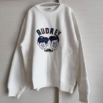 오드리 올나이트닛폰 맨투맨 화이트 M 사이즈