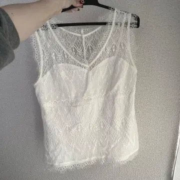 Lily Brown 화이트 레이스 슬리브리스