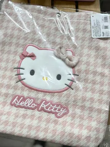 산리오 헬로키티 하운드투스 토트백 핑크