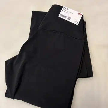 UNIQLO 에어리즘 소프트 플레어 레깅스+ M 사이즈 택 포함 새상품