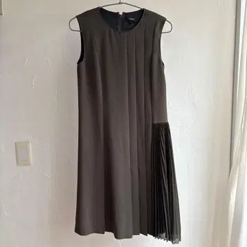 [ 지금만 가격 ] Theory 플리츠 디자인 원피스 슬리브리스