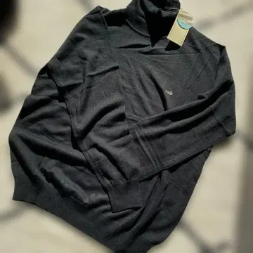 [택 포함 새상품] crocodile 블랙 얇은 소재 터틀넥 스웨터