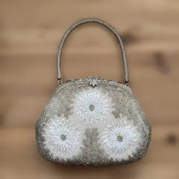 비즈 자수 핸드백