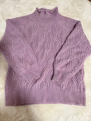 FAVORI 케이블 짜임 터틀넥 니트 핑크