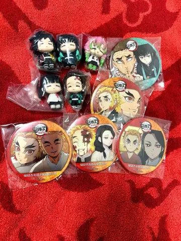 귀멸의 칼날 피규어 & 캔뱃지 세트