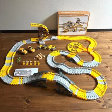 ENGINEERING RACE TRACK 달리는 자동차 트럭 루프