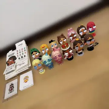 POP MART 팝마트 CRYBABY CRY AGAIN