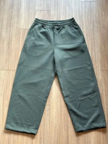 UNIQLO: C 맨투맨 와이드 팬츠 올리브