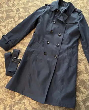 네이비 트렌치코트 더블 브레스트