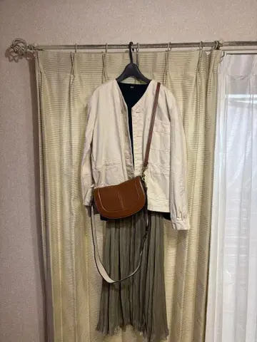 ZARA 화이트 커버올