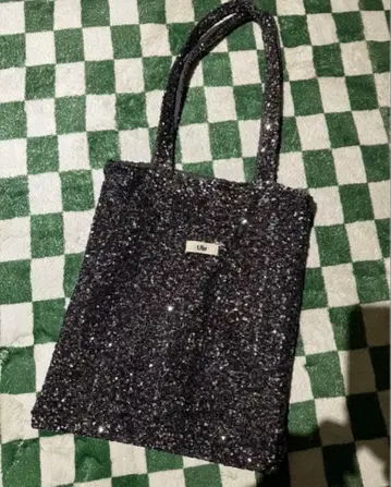 Uhr / 우아 스팽글 토트백입니다