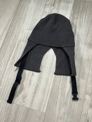 OUAT 플라이트 캡 니트 모자 캡