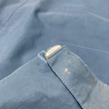 UP377 후드 부착 마운틴 파카 네이비/베이지