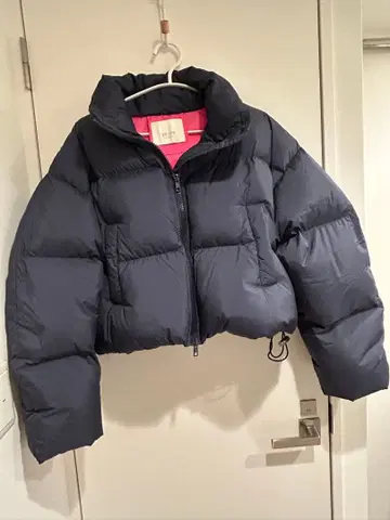 [ 새상품급 ] 숏 기장 네이비 다운 자켓