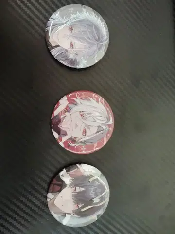 쿠츠하 캔 배지 3개