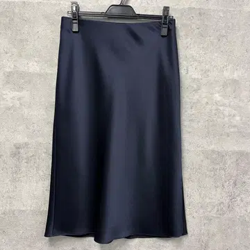 네이비 새틴 슬릿 스커트 띠어리 theory