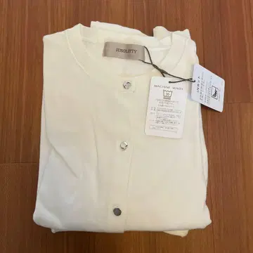 [ 새상품 택 포함 ] JUSGLITTY 화이트 가디건 앙상블