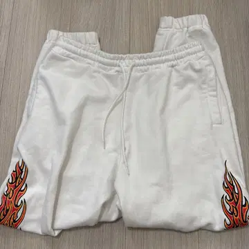 불꽃 그래픽 화이트 스웨트 팬츠