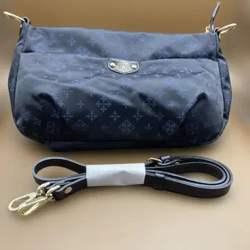 러셋 숄더백 네이비