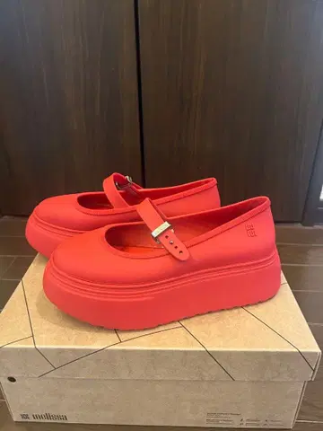 통굽 레드 신발