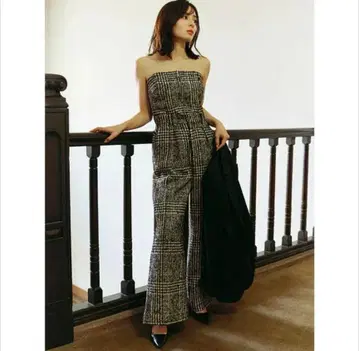 스트랩리스 체크 무늬 와이드 레그 팬츠