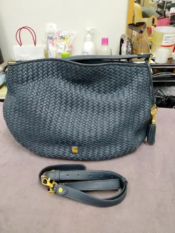 다크 블루 뜨개질 가죽 숄더백
