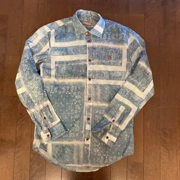 NAPAPIJRI 반다나 패턴 긴팔 셔츠