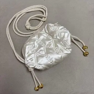 THEATRE PRODUCTS 새틴 퀼팅 숄더백