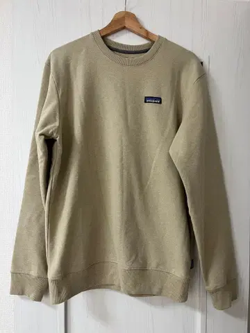 patagonia 베이지 크루넥 맨투맨