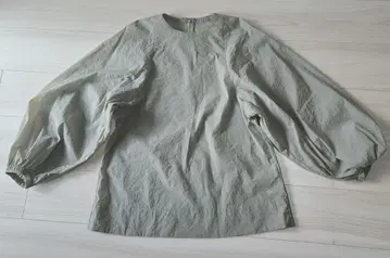 [ AK+1 ] 페이퍼 크로스 블라우스 상의 셔츠 얇은 소재 긴팔 카키