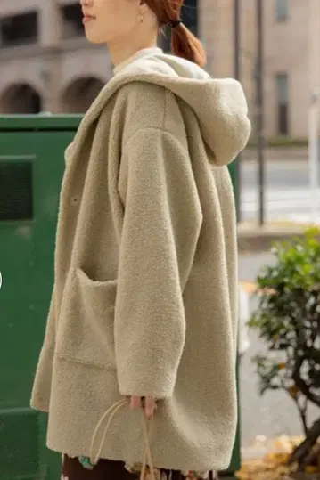 URBAN RESEARCH DOORS 부클레 후드 코트