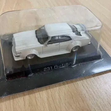 231 로럴 화이트 미니카 1/64