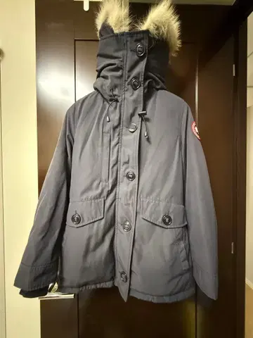 Canada Goose 네이비 다운 자켓