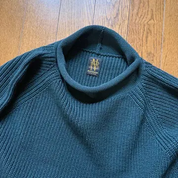 BATONER BEAMS PLUS 별주 롤넥 니트