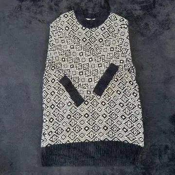 기하학 패턴 긴팔 니트 스웨터