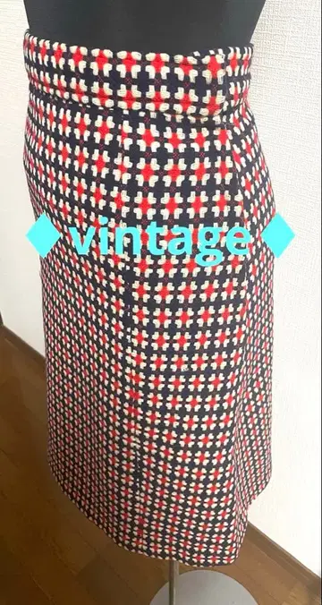 트리컬러 패턴 플레어 스커트 무릎 기장